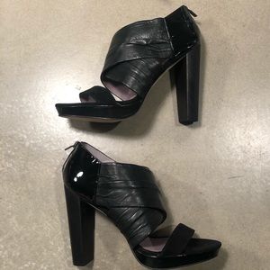 🍄 Charles David black leather heels strappy block heel